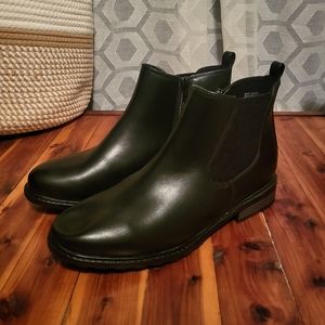 Brand New Classic Black bootie Size 9